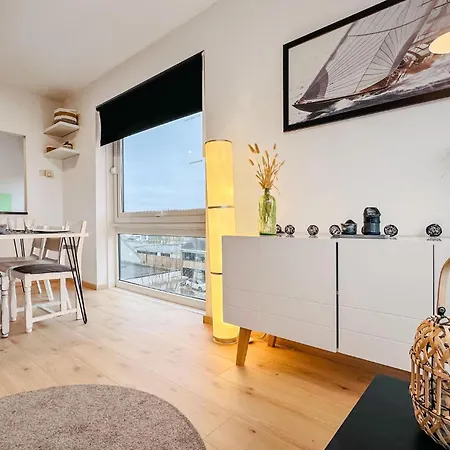 In With Wi-fi Apartment *